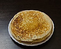 Pancake on large platter