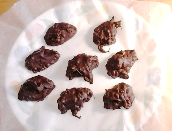Drying chocolate sunflower seed kernel clusters